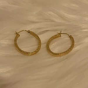 VINTAGE  14k Yellow Gold OVAL Diamond-Cut Hoop EarringS
